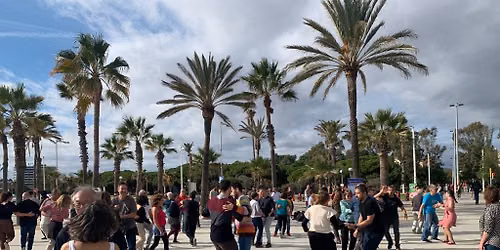 SATURDAY SWING BEACH JAM amb classe oberta a la Platja del Poblenou! 