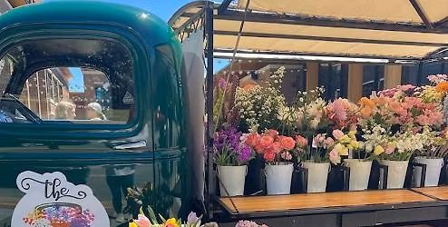 Floral Arranging Class at Walt's on the Roof