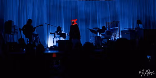 The Musical Box pr\u00e9sente Genesis Live