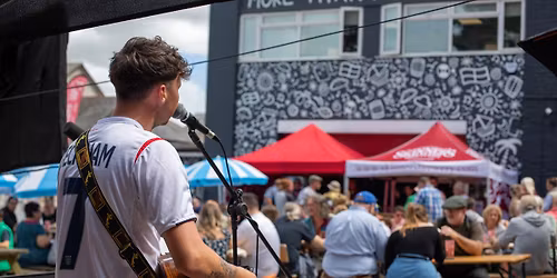 \ud83c\udf84Christmas Eve with Toby Webb \ud83c\udfb6