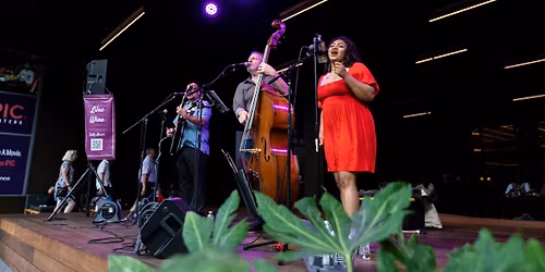 Groovin' On The Square