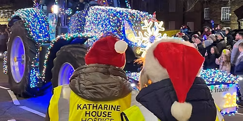 The Christmas Tractor returns to Stonesfield