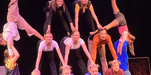 Linnanm\u00e4en sirkuskoulun joulun\u00e4yt\u00f6kset 2025