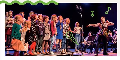 GEZINSACTIVITEIT WIM CLAEYS EN DE STEMBAND ZINGT....... WIJ ZINGEN MEE