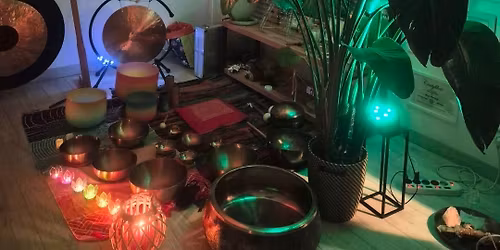 \u015awietlista K\u0105piel w D\u017awi\u0119kach z Ceremoni\u0105 Kakao