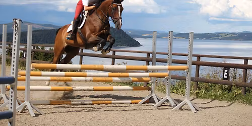 RIDE OG TRENINGSLEIR, Valum Hestesportsenter