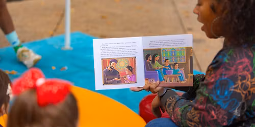 Story Time at Hemisfair with SAAACAM