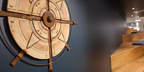 Taidetta julkisessa tilassa: k\u00e4velykierros Karin kampuksella