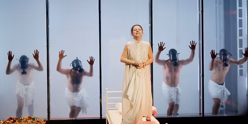 Femeia - c\u00e2mp de lupt\u0103 \/\/ Sala Teatru la Cub