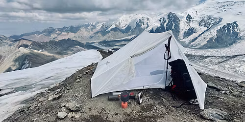 \ud83e\udd7e Hegy \u00e9s sziklam\u00e1sz\u00f3 akad\u00e9mia \ud83e\uddd7\u200d\u2642\ufe0f\u26f0\ufe0f - \u00dat az alapokt\u00f3l a profi hegym\u00e1sz\u00f3v\u00e1 v\u00e1l\u00e1sig \ud83c\udf92