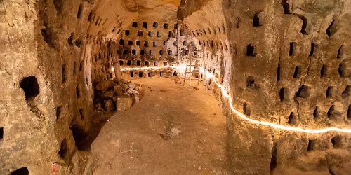 Visite et atelier cr\u00e9atif aux Troglodytes de la Tourette
