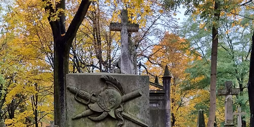 \u015aladami Powstania Listopadowego na Starych Pow\u0105zkach