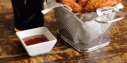 Terraceo con cerveza o sangr\u00eda y picoteo en Saint Martin's