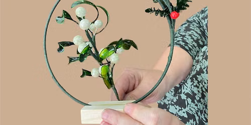 Christmas Holly & Mistletoe Resin Decorations Workshop