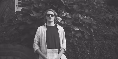 Skinshape live Behind the Green Door