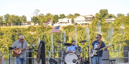 The TableRockers play Full Throttle Distillery in Branson!