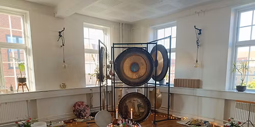 Wake Up Radiant with an All-Night Gong Lullaby!