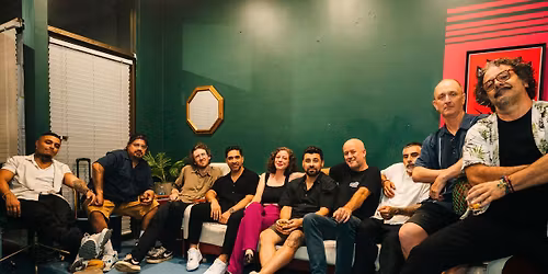 Domingo Latino - Quarter Street