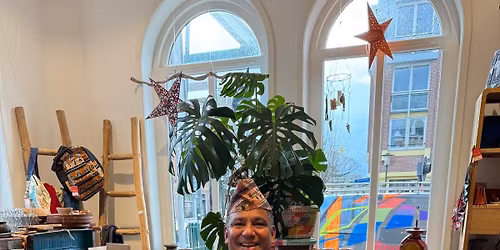 Zilversmid Dambar Bishwokarma in de Tibetwinkel !
