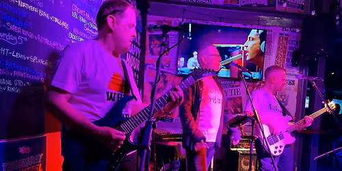 Saturday smash at Fossils