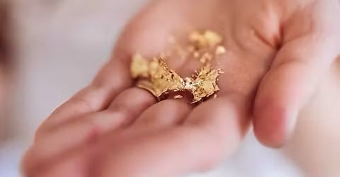 Bauble & Gold leaf workshop - Jigsaw Cambridge