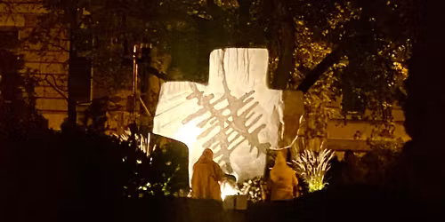 Eml\u00e9knapi megeml\u00e9kez\u00e9s a Honv\u00e9d t\u00e9ren