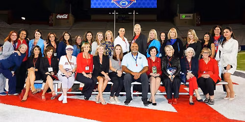 Hunley Huddle Football 101 \u2013 Women's Playbook
