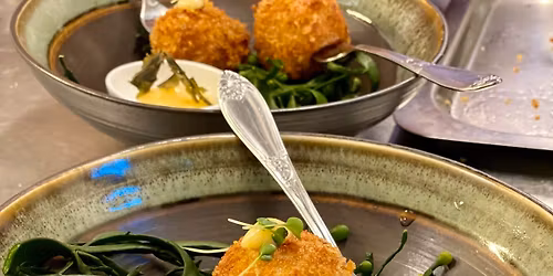 P\u00e5sken i Gamleposten med mord, mat og gode historier!