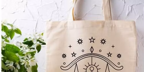 Astrolog\u00eda & Creatividad: pinta tu esencia en un tote bag.