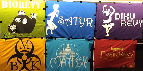 SaTyR-revy '26: Gennemgang af Indsendt Materiale (\\alpha-dag)