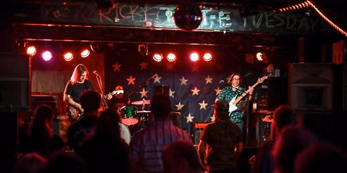 Lolas live at Fun House!