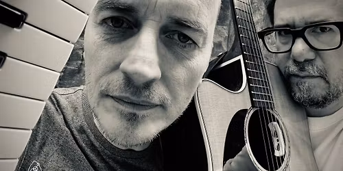 Sz\u0171cs Kriszti\u00e1n Akusztik Du\u00f3 \/\/ KOBUCI