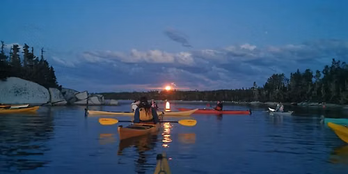 Full Moon Paddle