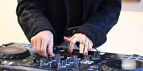 Breakfast All'Italiana at Caf\u00e9 Bauli: Soft Clubbing with Minuto Bauli