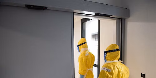 Immersion en unit\u00e9 de haut isolement