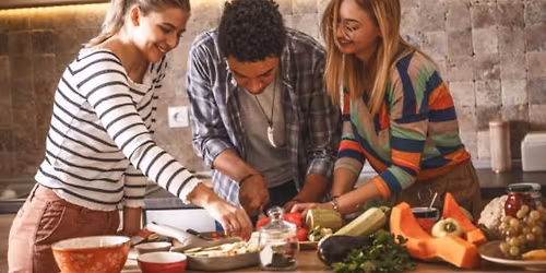 Traditional hungarian Cooking & Dinner for youth (uni students and expats) 