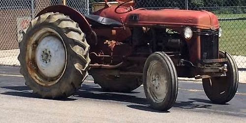 Garrettsville Tractor Parade
