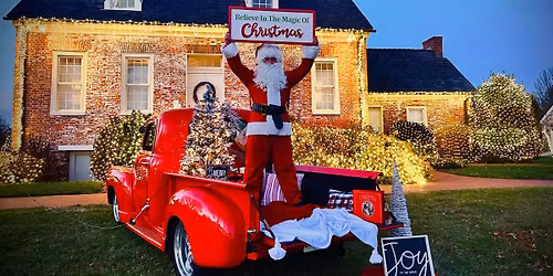 Free Vintage Truck Photos with Santa in Urbana!