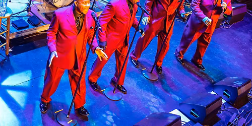 Sensational Soul Cruisers on the Beach stage!