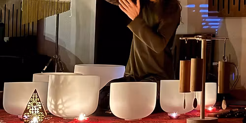 Relaksacyjna sesja d\u017awi\u0119kowa mis kryszta\u0142owych