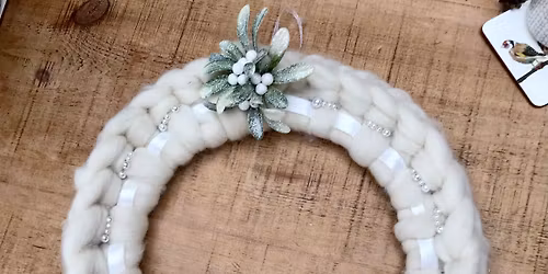 Beginners Chunky knit Christmas Wreath Workshop, Milton of Crathes, Banchory