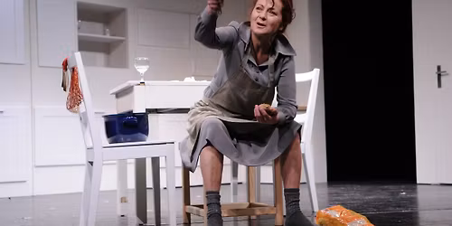 SHIRLEY VALENTINE - Simona Sta\u0161ov\u00e1 