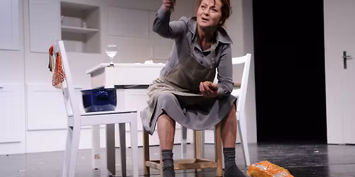 SHIRLEY VALENTINE - Simona Sta\u0161ov\u00e1 