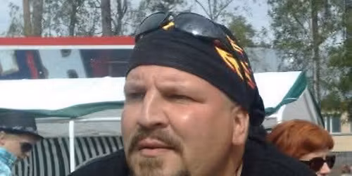 Jussi "Kenu" Helkkalan muistoilta Iloisessa H\u00e4r\u00e4ss\u00e4!