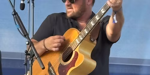 Forrest Turner LIVE at Moon Drops Distillery