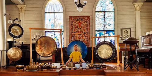 Vapauttava Hengitys ja Kosminen \u00c4\u00e4nihoitomatka