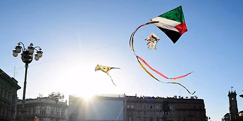 Costruisci e decora l\u2019aquilone con noi