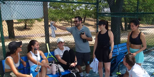 PLAY THE MOST FUN TENNIS INSANE GAMES AND SOCIALIZE