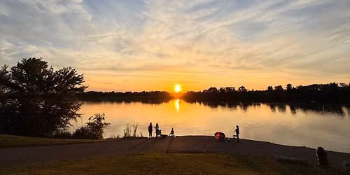 Sunset Paddle - Eastwood Lake
