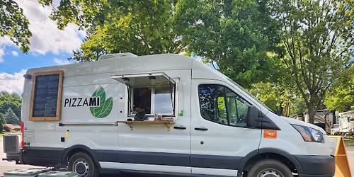 PizzaMi Food Truck at Woodchip Campground